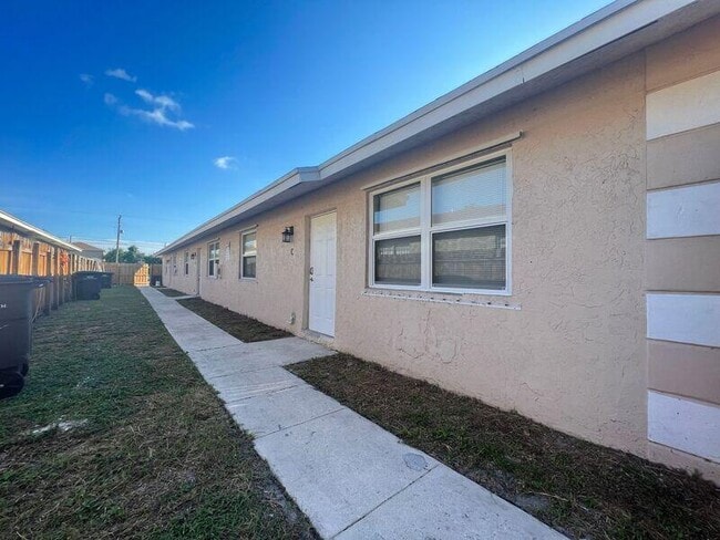 property at 905 9th St