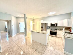 3162 Via Poinciana in Greenacres, FL - Building Photo - Building Photo