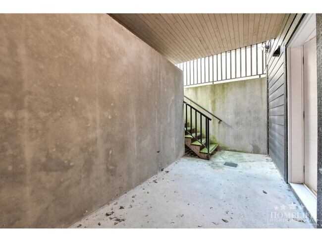 16775-16718 18 Ave in Surrey, BC - Building Photo - Building Photo