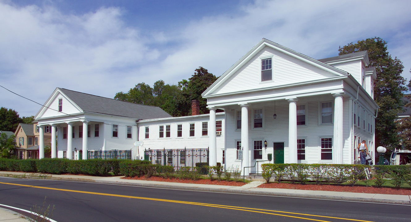 1 Main St in Foxboro, MA - Building Photo