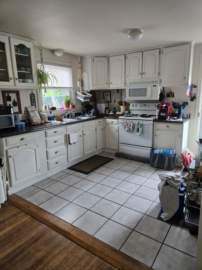 24 Carriage Dr, Unit Includes All Utilities