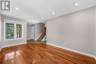 1392 Stonecutter Dr in Oakville, ON - Building Photo - Building Photo