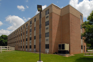 Strasburg Haus Apartments in Shrewsbury, PA - Building Photo - Building Photo