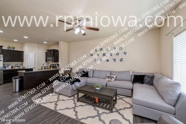 6265 Wistful Vista Dr in West Des Moines, IA - Building Photo - Building Photo