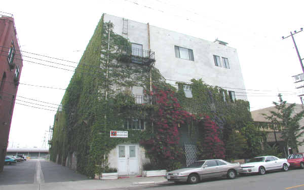 Vignes Arts Building in Los Angeles, CA - Building Photo - Building Photo