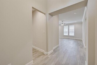 1105 Hikey Ln in Mansfield, TX - Foto de edificio - Building Photo