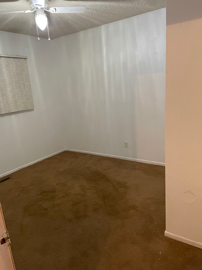 property at 2517 Denver Blvd