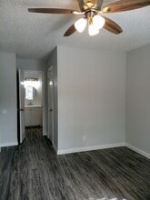 1207 Klondike St in San Antonio, TX - Building Photo - Building Photo