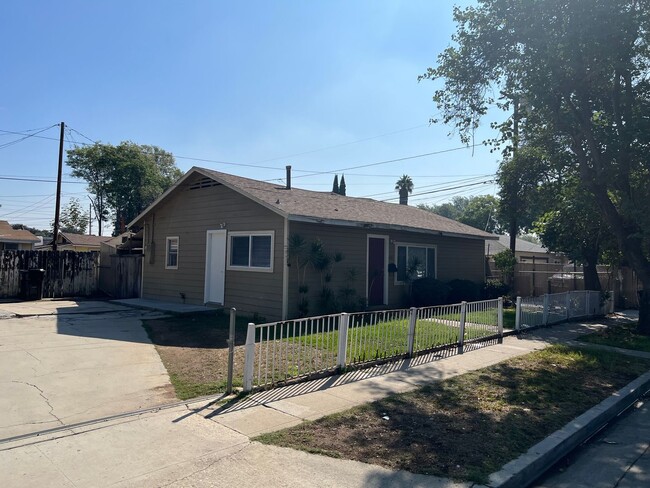 510 S Pomona Ave in Fullerton, CA - Building Photo - Building Photo