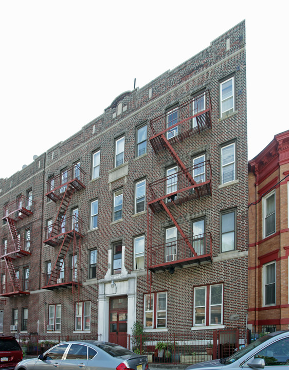 234 E 34th St in Brooklyn, NY - Building Photo