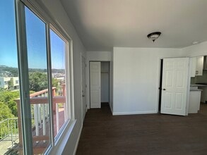 712 46th Ave, Unit top in San Francisco, CA - Building Photo - Building Photo