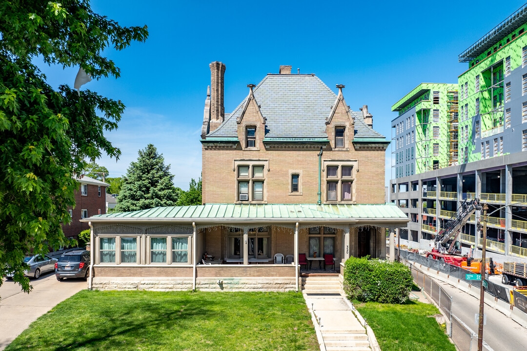 Tadousac Apartments in Omaha, NE - Building Photo