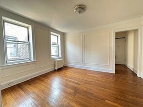 30-87-87 33rd St in Queens, NY - Building Photo - Building Photo