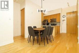 562 Eglinton Ave E in Toronto, ON - Building Photo - Building Photo