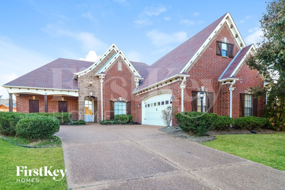 100 Whispering Creek Cove in Oakland, TN - Building Photo