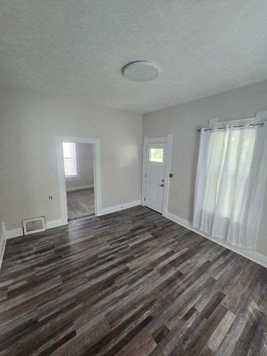 1012 S 3rd St in Norfolk, NE - Foto de edificio