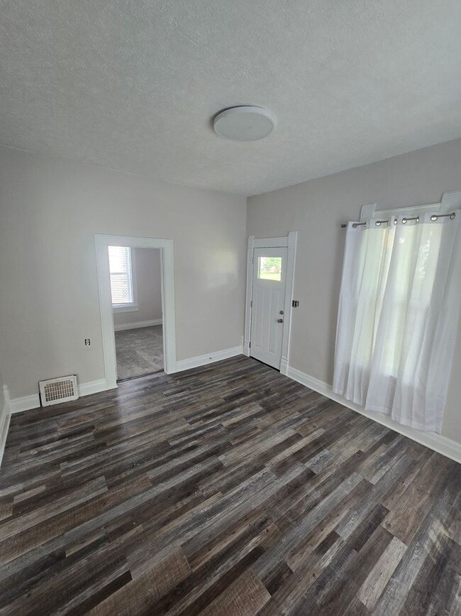 property at 1012 S 3rd St