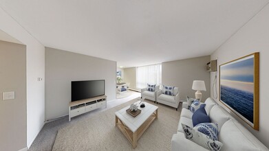 Eton Square Apartments & Townhomes in Birmingham, MI - Foto de edificio - Building Photo