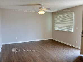 4322 E Villa Maria Dr in Phoenix, AZ - Foto de edificio - Building Photo