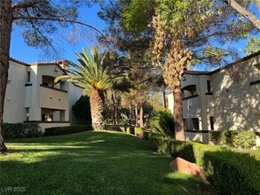 2975 Bluegrass Ln in Henderson, NV - Foto de edificio - Building Photo