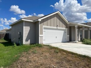 140 Seneca Loop in Kyle, TX - Building Photo - Building Photo