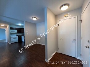 13 Simpson St-Unit -Unit A in Geneva, IL - Building Photo - Building Photo