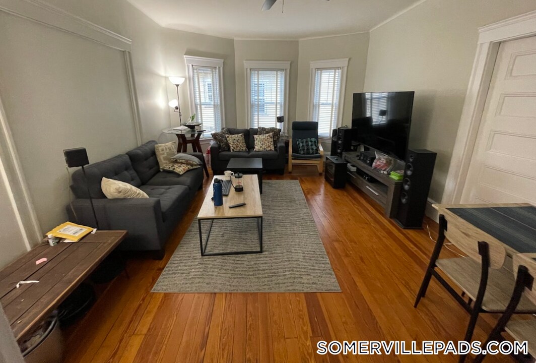 39 Hall Ave in Somerville, MA - Building Photo