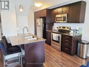 118 Daylily Ln in Kitchener, ON - Building Photo - Building Photo