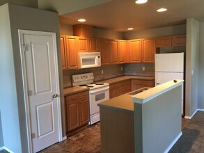 399 SW Garfield Ave-Unit -100 in Bend, OR - Building Photo - Building Photo