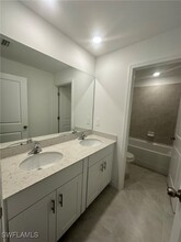 17565 Monte Isola Wy in North Fort Myers, FL - Foto de edificio - Building Photo