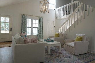 4379 Olive Ave in Sarasota, FL - Building Photo - Building Photo