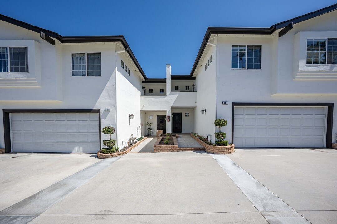 359 N Pennsylvania Ave in Glendora, CA - Building Photo