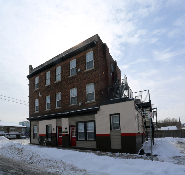 241 Gibson Ave in Hamilton, ON - Building Photo