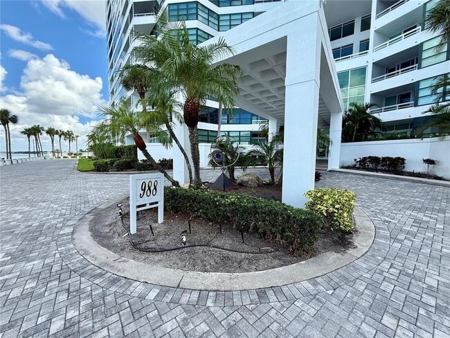 988 Blvd of the Arts in Sarasota, FL - Foto de edificio - Building Photo