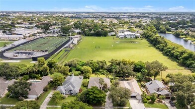 1580 Argyle Dr in Ft. Myers, FL - Building Photo - Building Photo