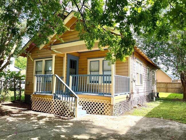 property at 515 E 40th St