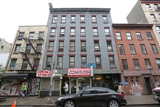 208 Avenue B in New York, NY - Building Photo - Building Photo