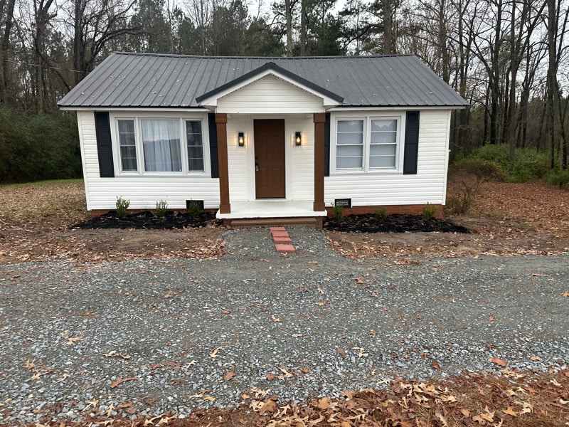 5167 McLean Chapel Church Rd in Bunnlevel, NC - Building Photo