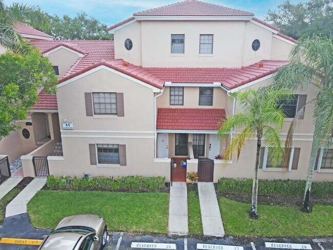 401 SW 158th Ter, Unit 105 in Pembroke Pines, FL - Building Photo - Building Photo