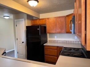 1373 SW 27th St in Redmond, OR - Building Photo - Building Photo