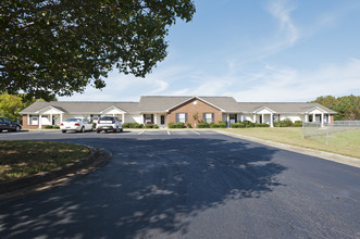 The Cove Apartments in Cartersville, GA - Building Photo - Building Photo