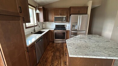 6736 Clarkia Dr NW in Rochester, MN - Building Photo - Building Photo