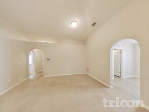 7121 High Bluff Rd in Jacksonville, FL - Building Photo - Building Photo