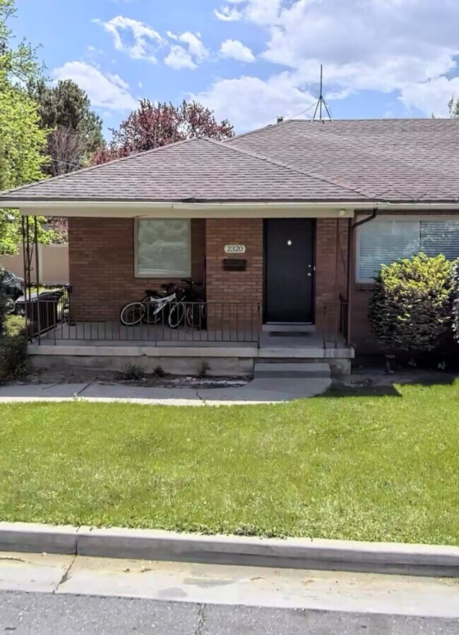 property at 2320 E Lambourne Ave