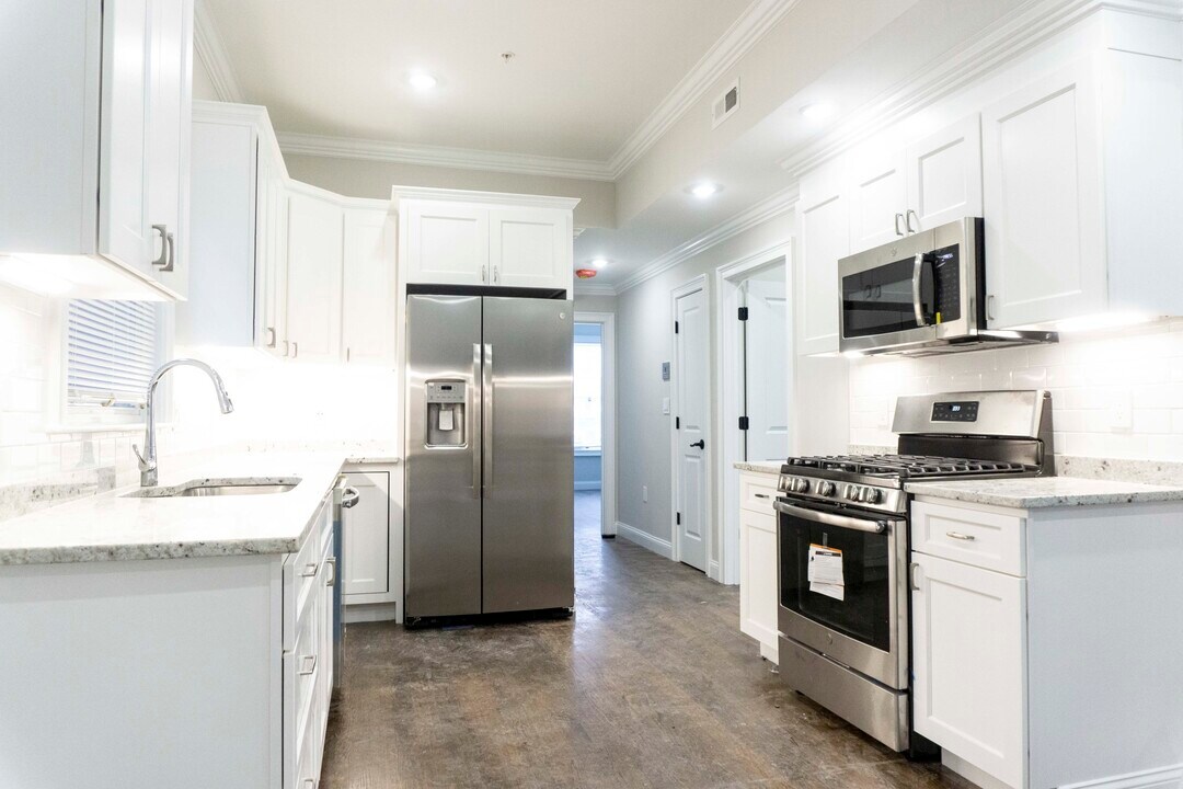 36 Monmouth St, Unit 1 in Boston, MA - Building Photo