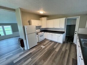 279 W 350 S in Chalmers, IN - Building Photo - Building Photo