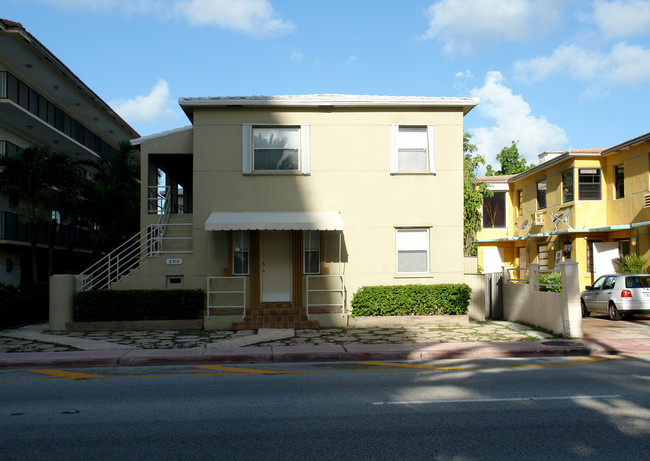 8910 Collins Ave in Miami Beach, FL - Building Photo - Building Photo