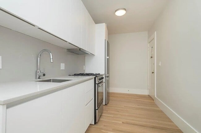 258 Chestnut Hill Ave, Unit 17 in Boston, MA - Foto de edificio - Building Photo