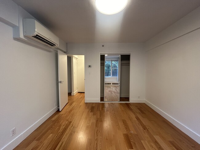 1450 Beacon St, Unit 302 in Brookline, MA - Building Photo - Building Photo