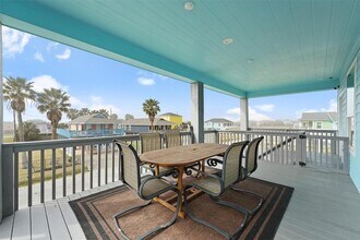 4025 Vista Blvd in Galveston, TX - Building Photo - Building Photo